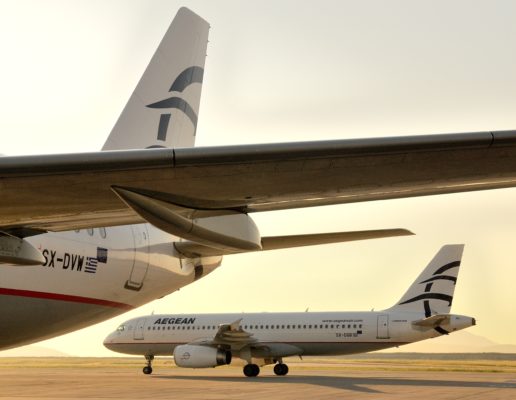 Aegean Airlines Gepäck Flugzeuge Rollfeld