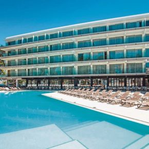 Vamos a la playa: [ut f="duration"] Tage Ibiza im TOP [ut f="stars"]* Hotel direkt am Strand mit [ut f="board"], Flug & Transfer für [ut f="price"]€