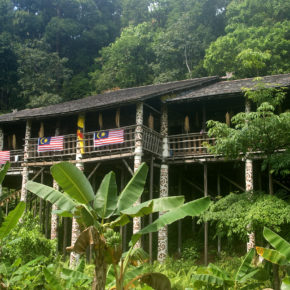 Indonesien Borneo Langhaus Dayak