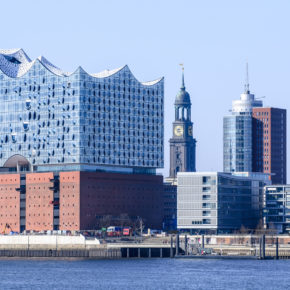 Städtetrip: 2 Tage Hamburg im zentralen 3* Premier Inn Hotel ab 27€