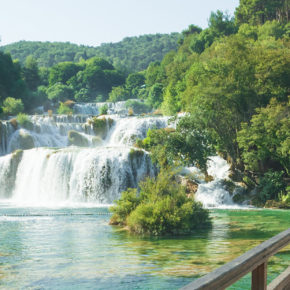 Langes Wochenende am Krka Nationalpark: [ut f="duration"] Tage Kroatien in schöner Unterkunft mit Pool nur [ut f="price"]€