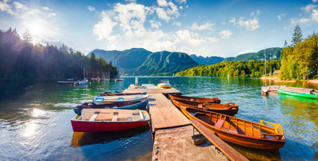 Slowenien Bohinj Lake Steg Boote