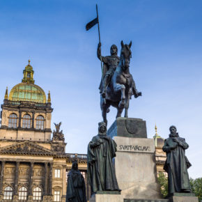 Tschechien Prag Nationalmuseum Statue