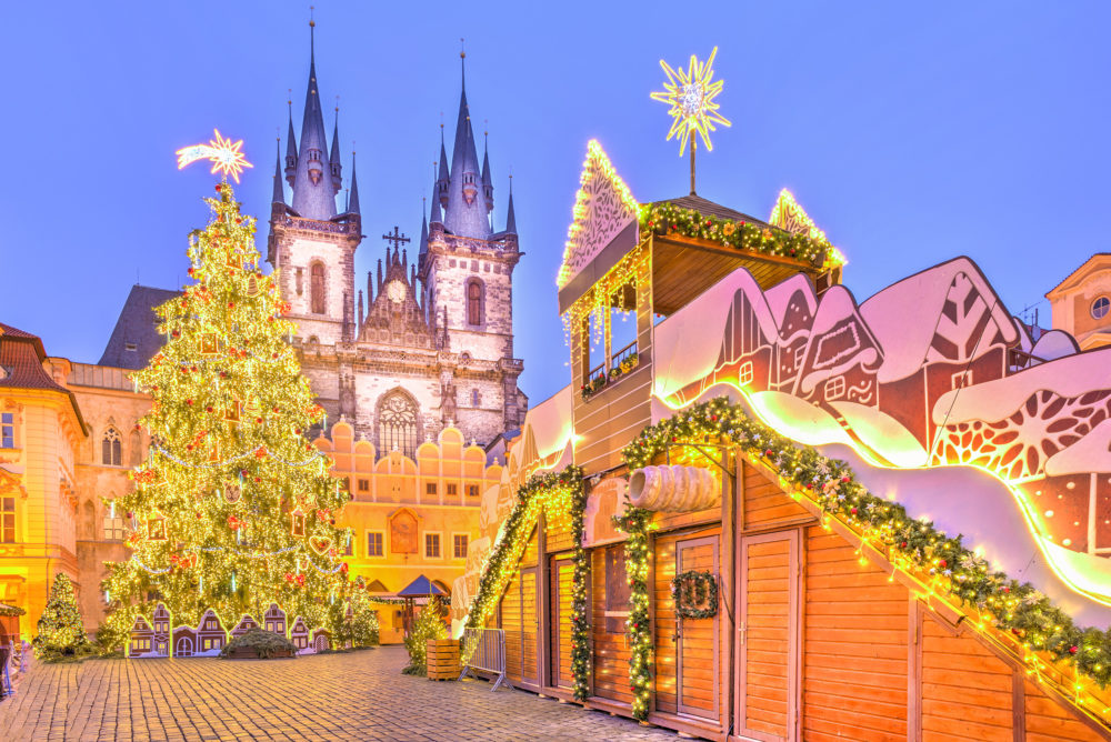 Tschechien Prag Weihnachtsmarkt Kirche