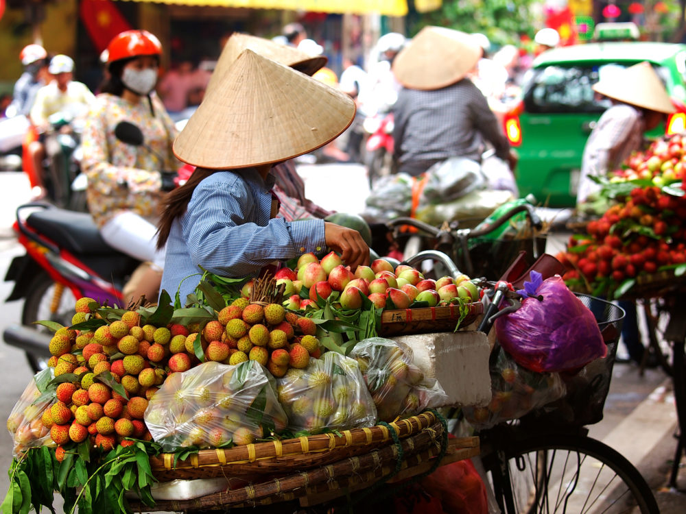 Vietnam Hanoi Straßenverkäufer