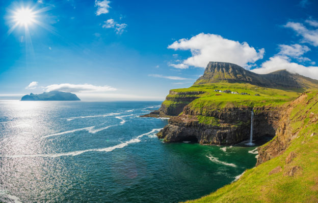 Dänemark Faroe Insel Gasadalur Wasserfall