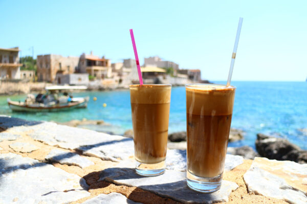 griechenland peloponnes frappe