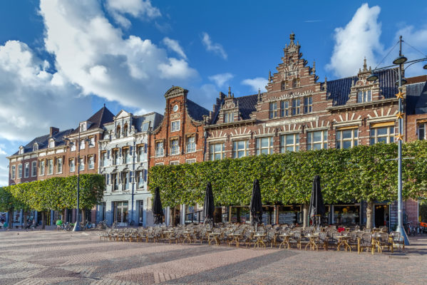 Niederlande Haarlem Grote Markt Cafes