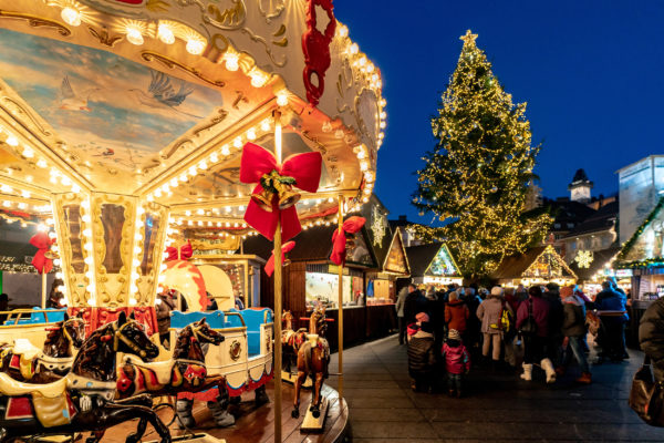 Österreich Graz Weihnachtsmarkt Karussell