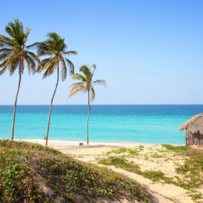 Urlaub direkt am Strand: 7 Tage Kuba im 4* Hotel mit All Inclusive, Flug, Transfer & Zug nur 643€