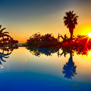 Sonne tanken in der Türkei: 7 Tage im TOP 5* Belek Beach Resort Hotel inkl. Al, Flug, Transfer & Zug für 452€