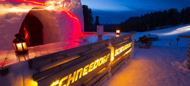 Wie cool ist das denn?! Gutschein für 2 Tage im Igludorf inkl. Halbpension, Rodeln & Extras ab 210€