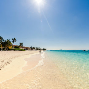 Frühbucher 2021: Flüge auf die Cayman Inseln inkl. Gepäck nur 477€