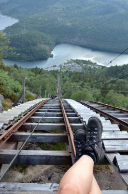 Norwegen Trolltunga Aufstieg Seilbahn