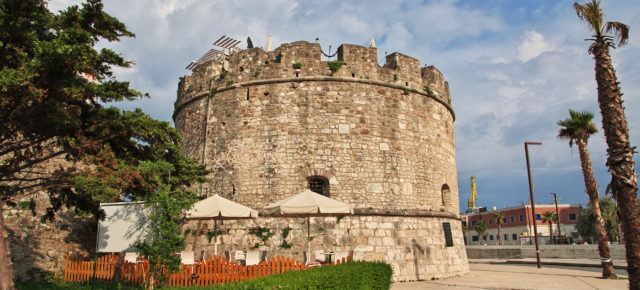 Albanien Deal: 6 Tage ins TOP 4* Hotel mit Frühstück & Flug nur 312€