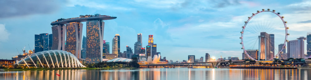 Singapur Skyline Riesenrad Panorama skaliert
