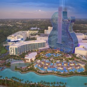 Schlafen in einer riesigen Gitarre?! 8 Tage Florida im krassen 4.5* The Guitar Hotel inkl. Flug um 3210€