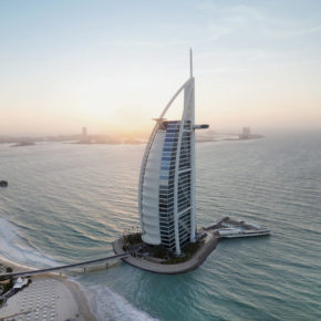 Dubai: 7 Tage im berühmtesten 6* Hotel der Welt mit Frühstück, Direktflug & Transfer um 5.451€ Dubai: 7 Tage im berühmtesten 6* Hotel der Welt mit Frühstück, Direktflug & Transfer um 5.451€