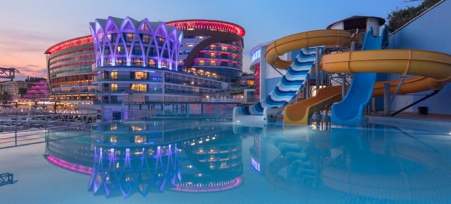 Luxusurlaub 2025: 7 Tage Türkei im krassen 5* Hotel mit All Inclusive, Flug & Transfer nur 585€