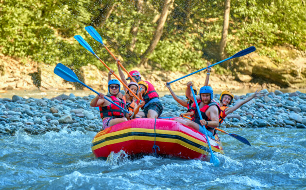 Rafting Gruppe fröhlich