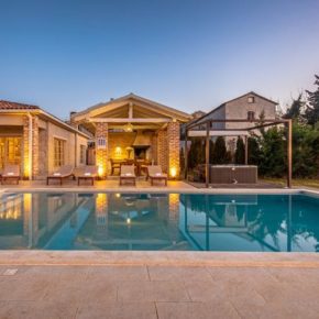 Luxus-Villa in Kroatien: 7 Tage Istrien mit Privat-Pool, Jacuzzi & mehr für 219€ p.P.