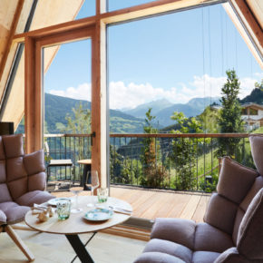Luxus pur: [ut f="duration"] Tage Zillertal im TOP [ut f="stars"]* Luxus-Baumhaus mit [ut f="board"], Dinner, Wellness & Extras nur [ut f="price"]€