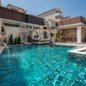 Kroatien Deluxe: 8 Tage in Luxus-Villa direkt am Meer mit Pool, Jacuzzi & mehr nur 378€ p.P.