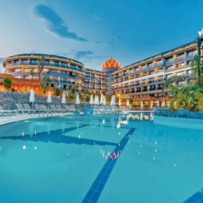Luxus: 7 Tage Türkei im neuen 5* Resort mit All Inclusive, Flug, Transfer & Zug nur 566€