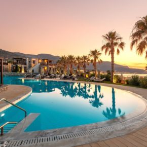 Luxus zum Schnäppchenpreis: 7 Tage auf Kreta im TOP 5* Hotel mit Halbpension, Flug, Transfer & Zug nur 752€