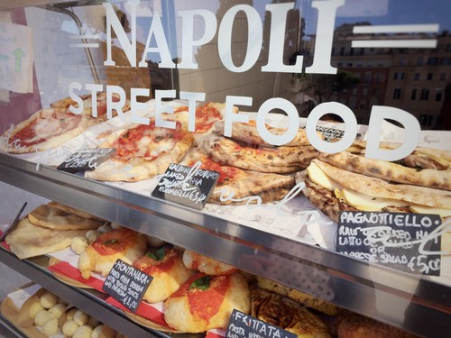 italien-neapel-street-food-pizza