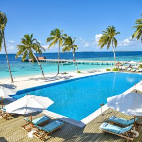 Traumurlaub auf den Malediven: 12 Tage im TOP 4* Resort mit Vollpension, Flug & Transfer für 2701€