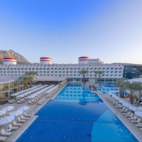 Urlaub im Kreuzfahrtschiff-Hotel: 8 Tage Türkei im 5* Hotel mit All Inclusive Flug & Transfer nur 478€
