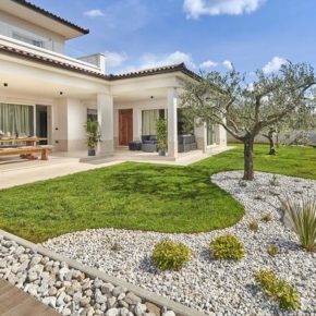 Entspannung pur: 1 Woche Kroatien in moderner Villa mit Außenpool, Whirlpool und Sauna ab 207€ p.P. Entspannung pur: 1 Woche Kroatien in moderner Villa mit Außenpool, Whirlpool und Sauna ab 207€ p.P.