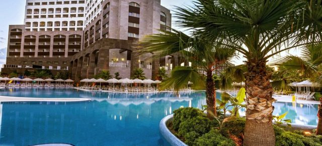Sonne tanken in der Türkei: 1 Woche im TOP 5* Strandhotel mit AI, Flug & Transfer nur 383€