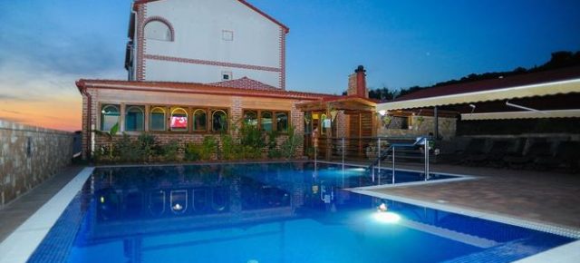Kroatien zum Spring Break: 1 Woche Novalja in Ferienwohnung mit Pool und Parkplatz nur 215€