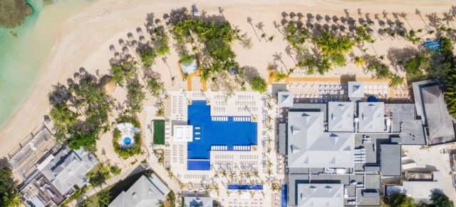 Karibik Frühbucher: 10 Tage Dom Rep im TOP 4.5* Hotel mit All Inclusive, Flug, Transfer & Zug um 1568€