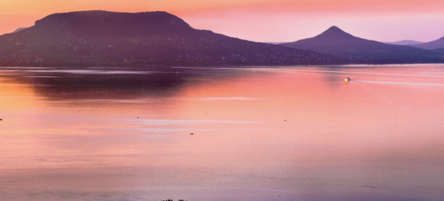 Erholsamer Ungarn Kurztrip: 3 Tage im 4* Hotel direkt am Plattensee mit Halbpension um 110€