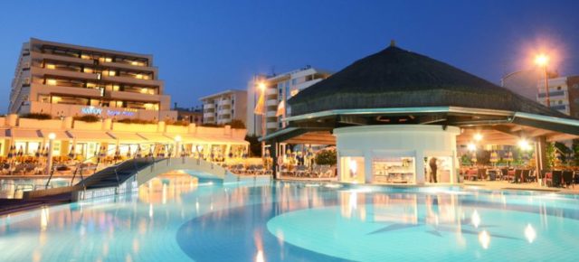 Luxus in Venetien: 3 Tage übers Wochenende im TOP 5* Strandhotel inkl. Halbpension, Spa & mehr nur 227€