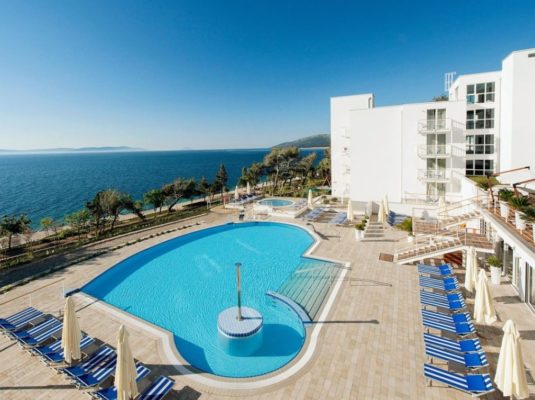 Pool des Valamar Sanfior Hotel & Casa