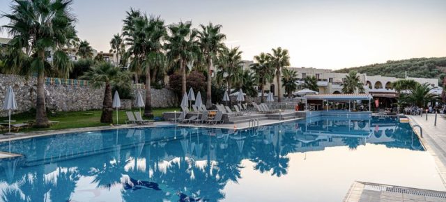 Strandurlaub auf Kreta: 8 Tage im guten 4* Hotel inkl. Halbpension & Flug nur 249€