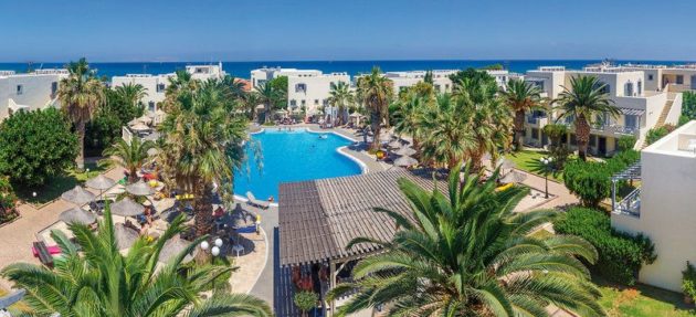 Hotelanlage mit Pool des Europa Beach Hotels