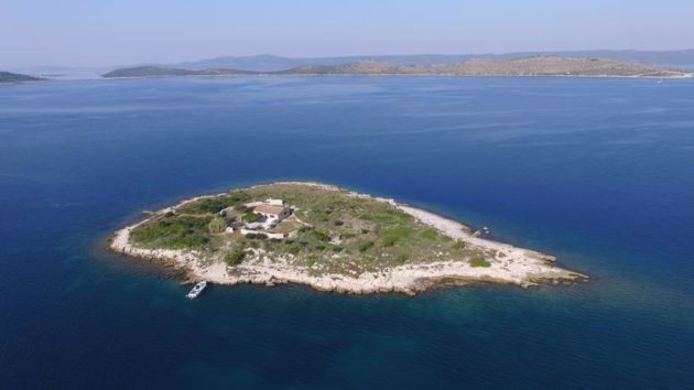 Privatinsel Rivna Sika mit Ferinhaus