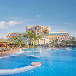 Bunte Oldtimer, Traumstrände & Zigarren: [ut f="duration"] Tage KUBA im TOP [ut f="stars"]* Strandhotel mit [ut f="board"], Flug & Transfer für [ut f="price"]€