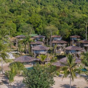Thailand: 9 Tage Koh Yao Noi in TOP 5* Baumhaus-Villa mit Frühstück, Flug & Transfer um 2361€