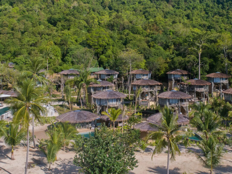 Thailand: 12 Tage Koh Yao Noi in TOP 5* Baumhaus-Villa mit Frühstück, Flug & Transfer um 2936€