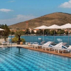 Brown Beach House Hotel & Spa Pool