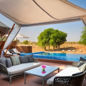 Luxus in der Wüste: 8 Tage im 5.5* The Ritz-Carlton Ras Al Khaimah mit Privatpool, Frühstück, Direktflug & Transfer um 2504€