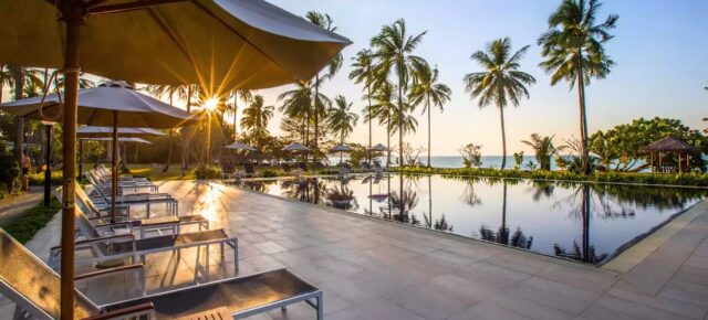 Thailand: 12 Tage Khao Lak inkl. 4* Resort, Suite mit Frühstück & Flug ab 957€