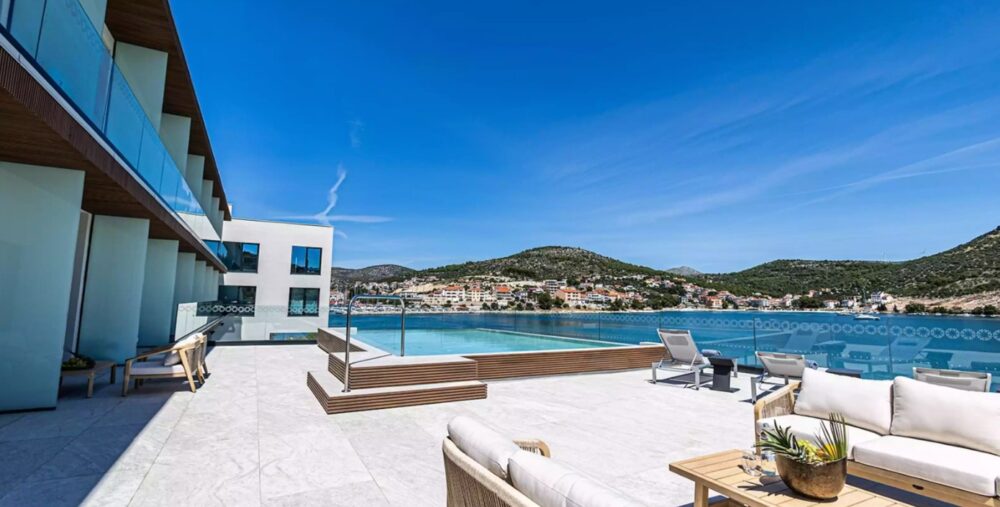 Marinus Beach Hotel
