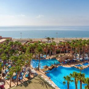 Strandurlaub in Andalusien: 8 Tage im sehr guten 4* Hotel mit Halbpension Plus, Flug...